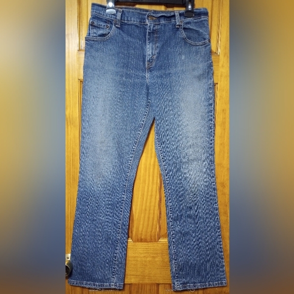 Women's Levi's Blue Bootcut Jeans with Classic Stretch, Size 10L - Picture 1 of 5